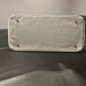 Elegant Light Grey Leather Women's Bag